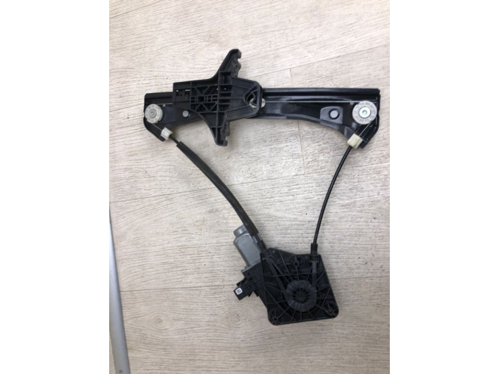 561 839 462 F | Стеклоподъемник задн. прав. VOLKSWAGEN PASSAT B8 14- - Фото 3