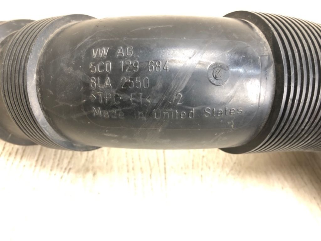 5C0 129 684 | патрубок повітряного фільтра VOLKSWAGEN PASSAT B8 14- - Фото 2
