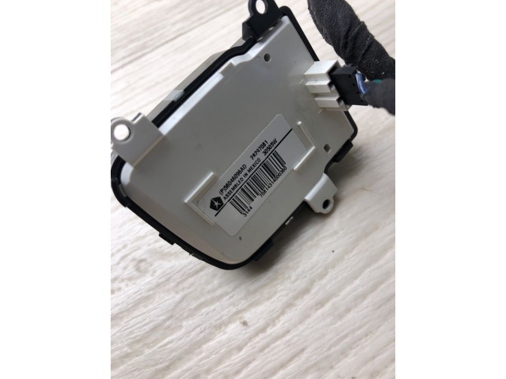 56046094AF | Кнопки на руль JEEP COMPASS 06-16 - Фото 4