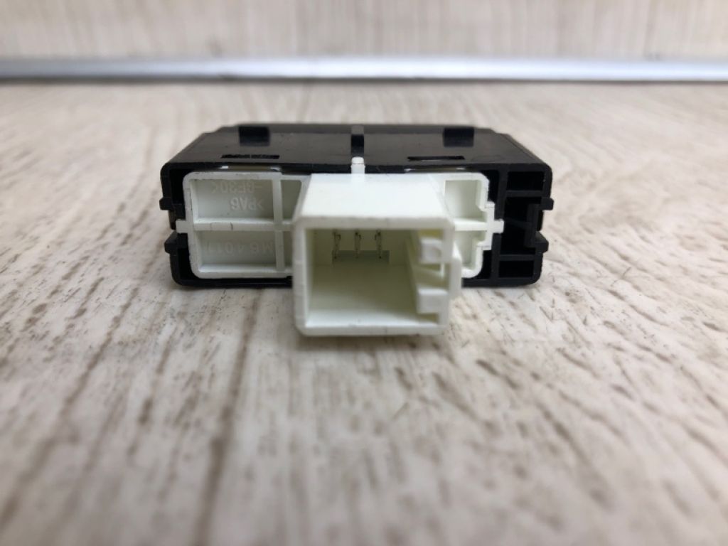 561 953 509 C FBY | Кнопка аварійної сигналізації VOLKSWAGEN PASSAT B8 14- - Фото 2