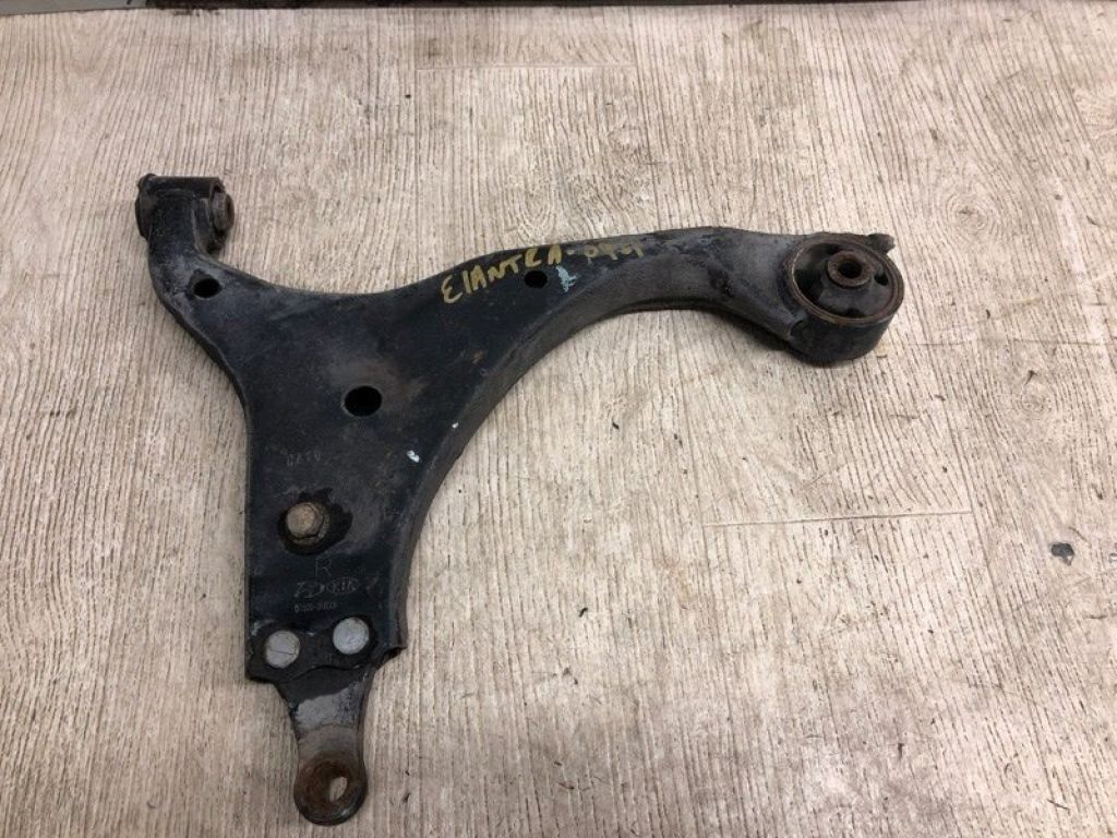 54501-2H000 | Важіль передньої підвіски нижній прав. HYUNDAI ELANTRA HD 06-11