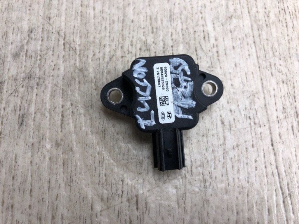 95920-2S200 | Датчик удара HYUNDAI TUCSON LM 09-15