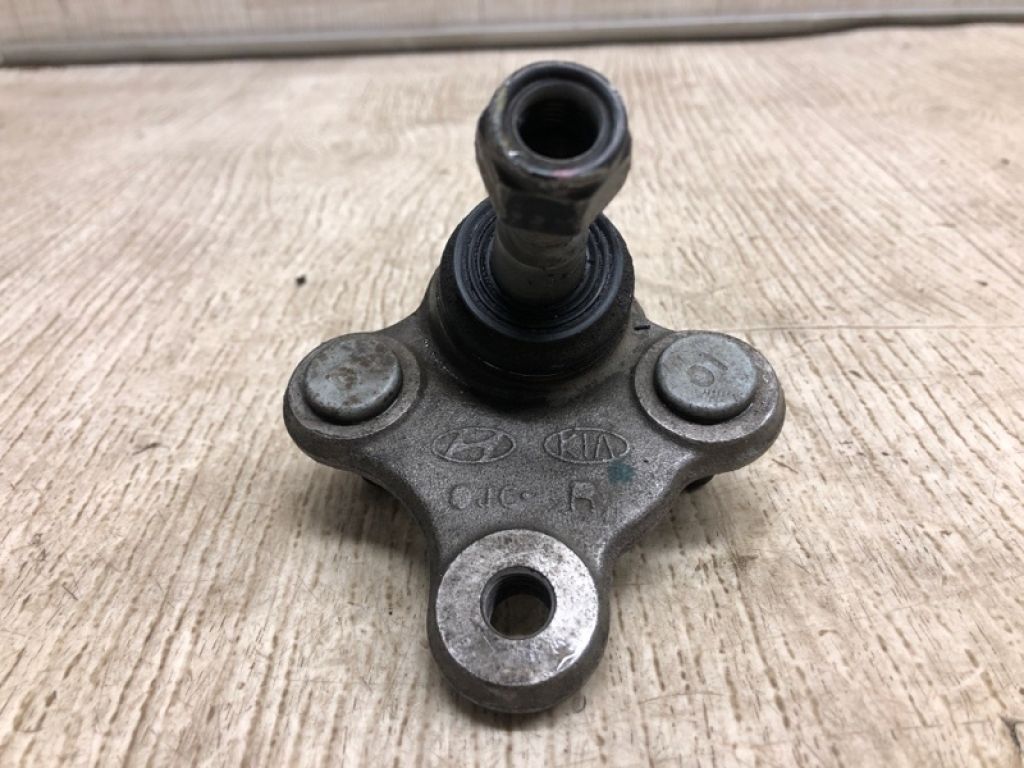 54530-F2100 | Шаровая опора передн. прав. HYUNDAI ELANTRA AD 16-