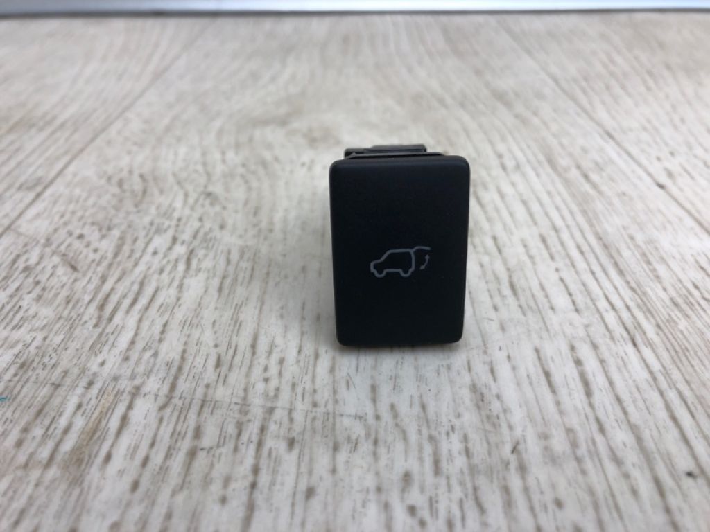 84930-42051 | Кнопка відкриття багажника внутрішня TOYOTA RAV4 13-19