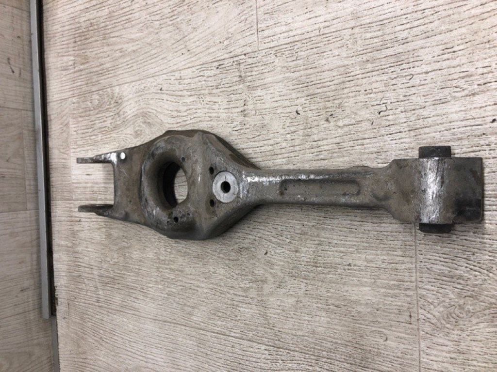 55220-3Q110 | Важіль задньої підвіски нижній поперечний прав. HYUNDAI SONATA YF 10-14 - Фото 2