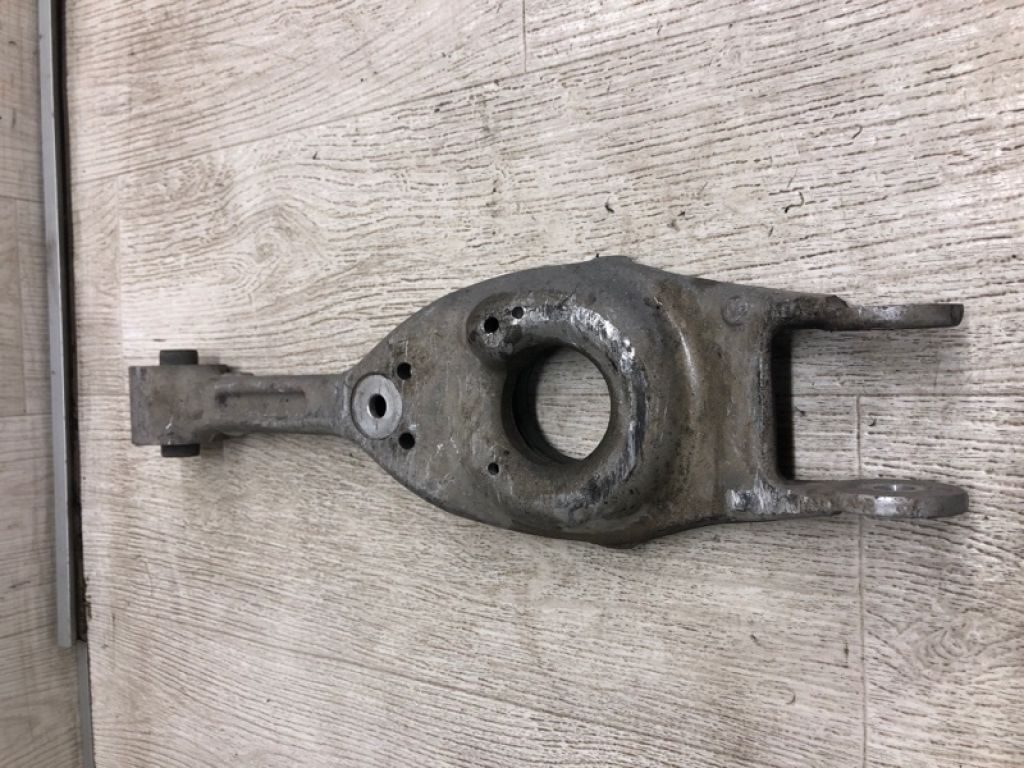 55220-3Q110 | Важіль задньої підвіски нижній поперечний прав. HYUNDAI SONATA YF 10-14 - Фото 3