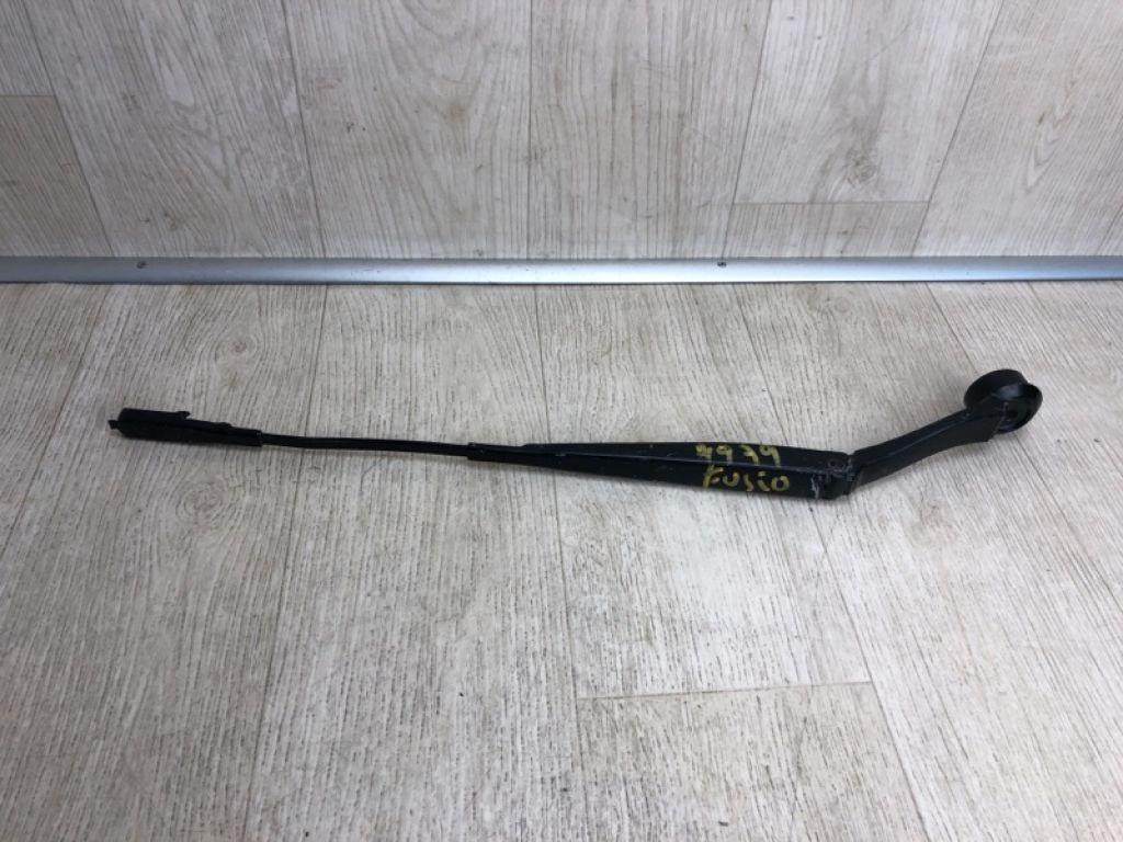 DS7Z-17526-A | Поводок стеклоочистителя передний прав. FORD FUSION 14-