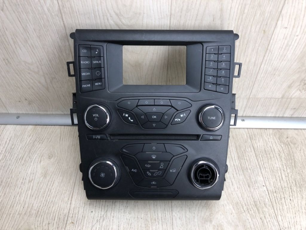 GS7Z-18842-P | Блок управления мультимедиа FORD FUSION 14-
