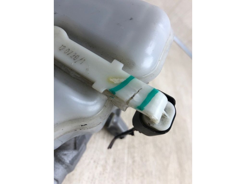 DG9Z-2140-A | Головний гальмівний циліндр FORD FUSION 14- - Фото 4