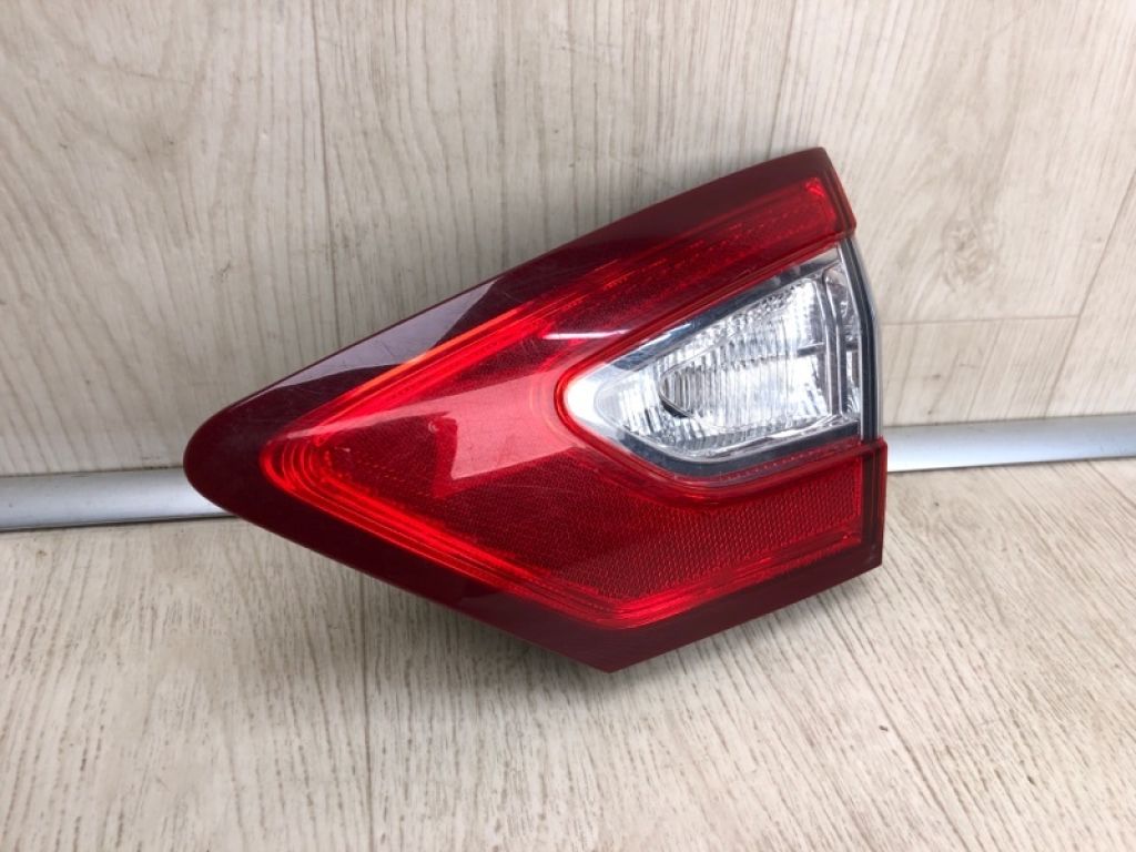 DS7Z-1340-4A | Фонарь внутренний прав. FORD FUSION 14- - Фото 2