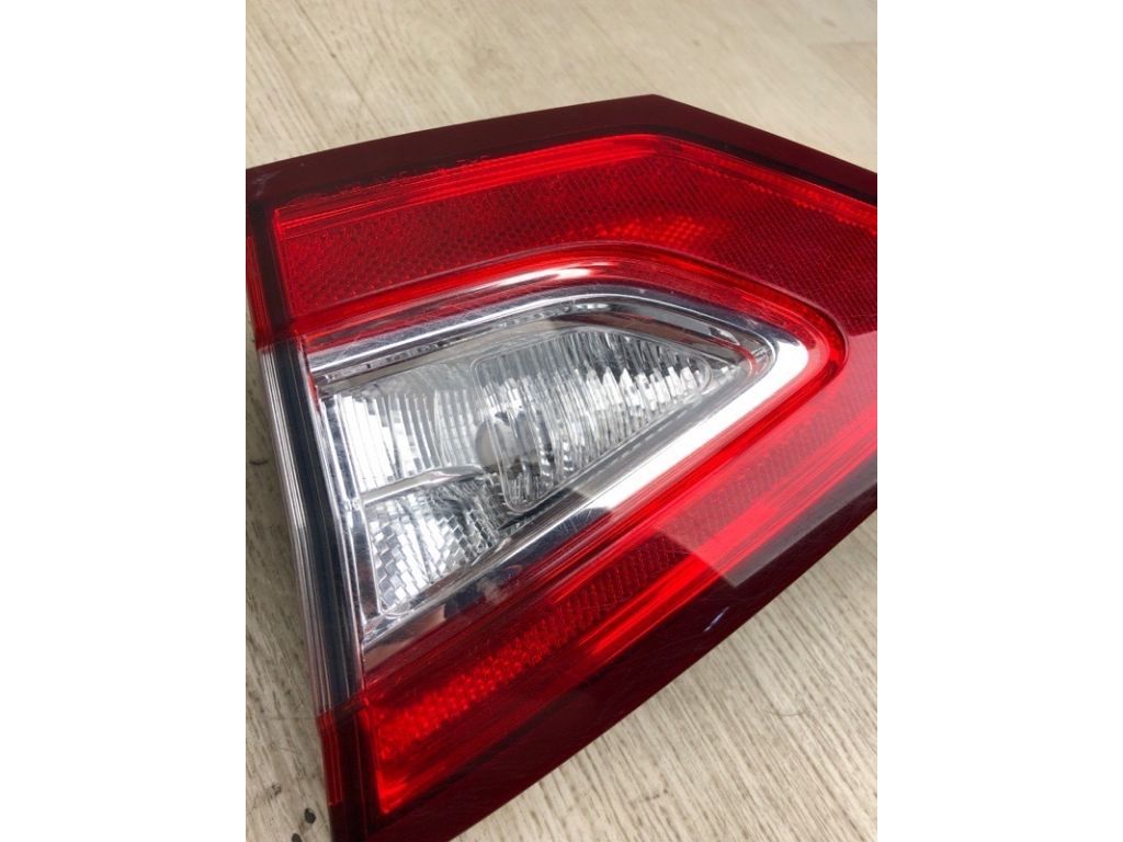 DS7Z-1340-4A | Фонарь внутренний прав. FORD FUSION 14- - Фото 3