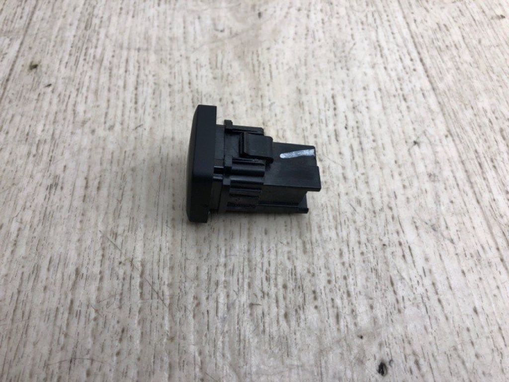 DG9Z-54432A38-AA | Кнопка открывания багажника внутренняя FORD FUSION 14- - Фото 2