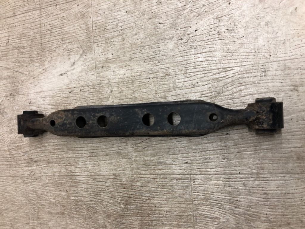 55110-1KD0A | Важіль задньої підвіски нижній поперечний NISSAN JUKE 10-19 - Фото 2