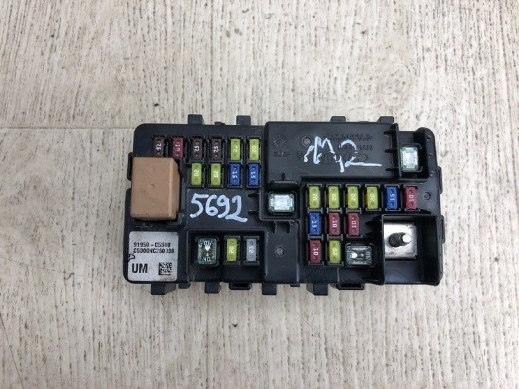 91950-C5300 | Блок предохранителей моторный отсек KIA SORENTO UM 14-