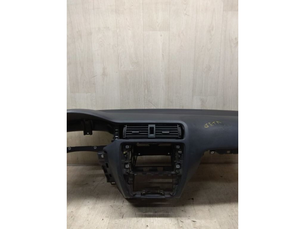 5C7 857 001 B 82V | торпедо VOLKSWAGEN JETTA USA 10-17 - Фото 4