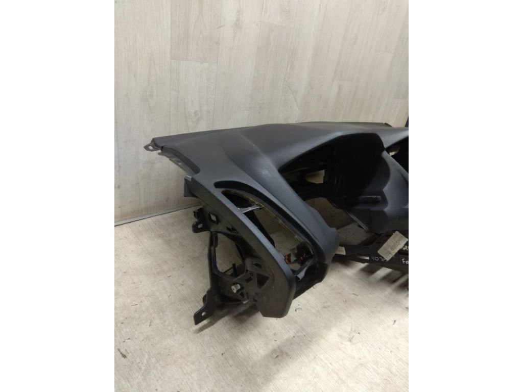 DV6Z-5804320-GA | торпедо FORD FOCUS 10-18 - Фото 4