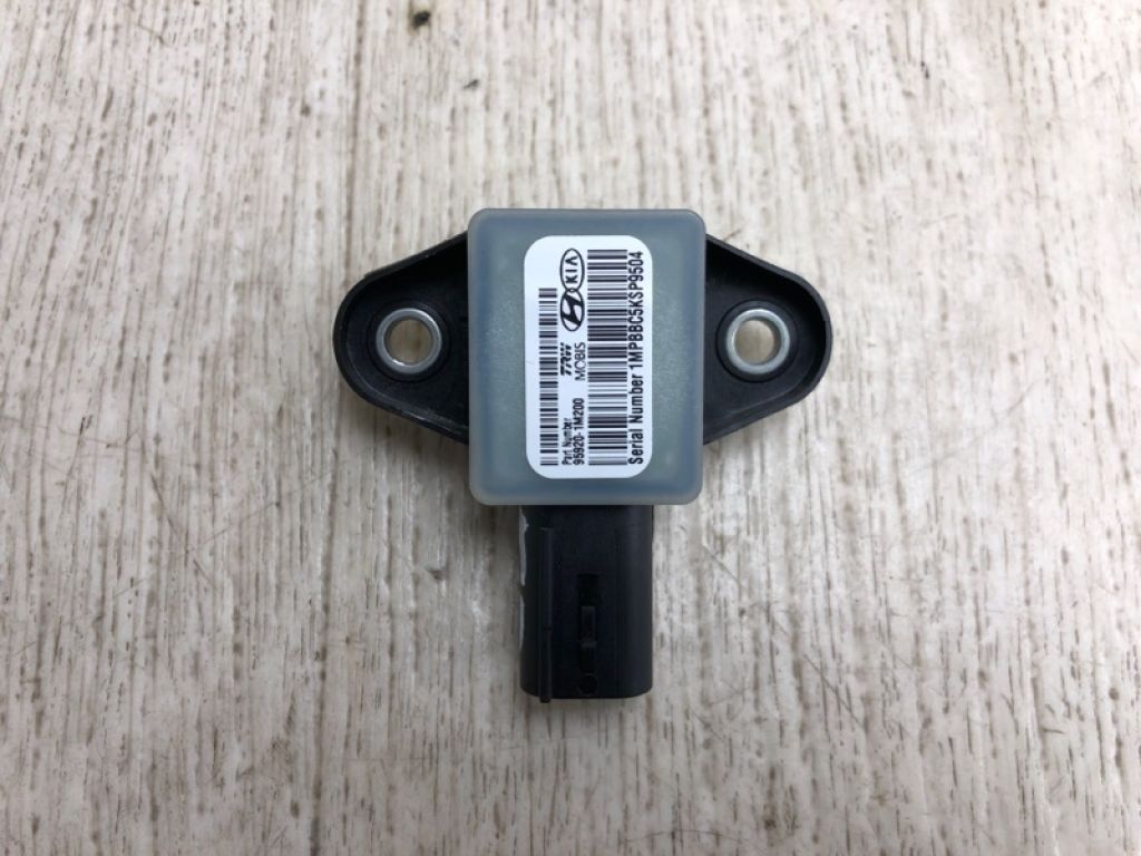 95920-1M200 | Датчик удару HYUNDAI SONATA YF 10-14