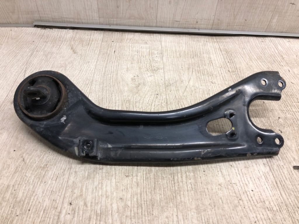 55280-3Q000 | Важіль задньої підвіски поздовжній прав. HYUNDAI SONATA YF 10-14