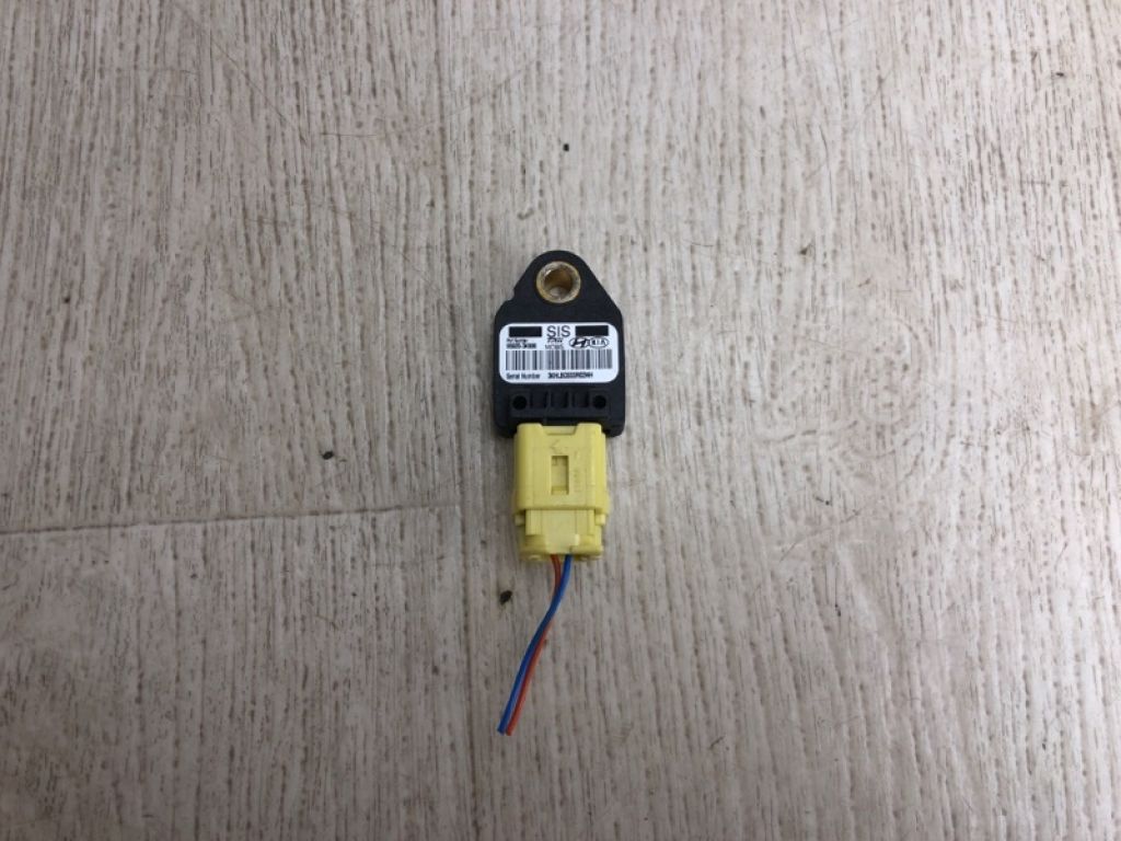 95920-3K000 | Датчик удара HYUNDAI SONATA YF 10-14
