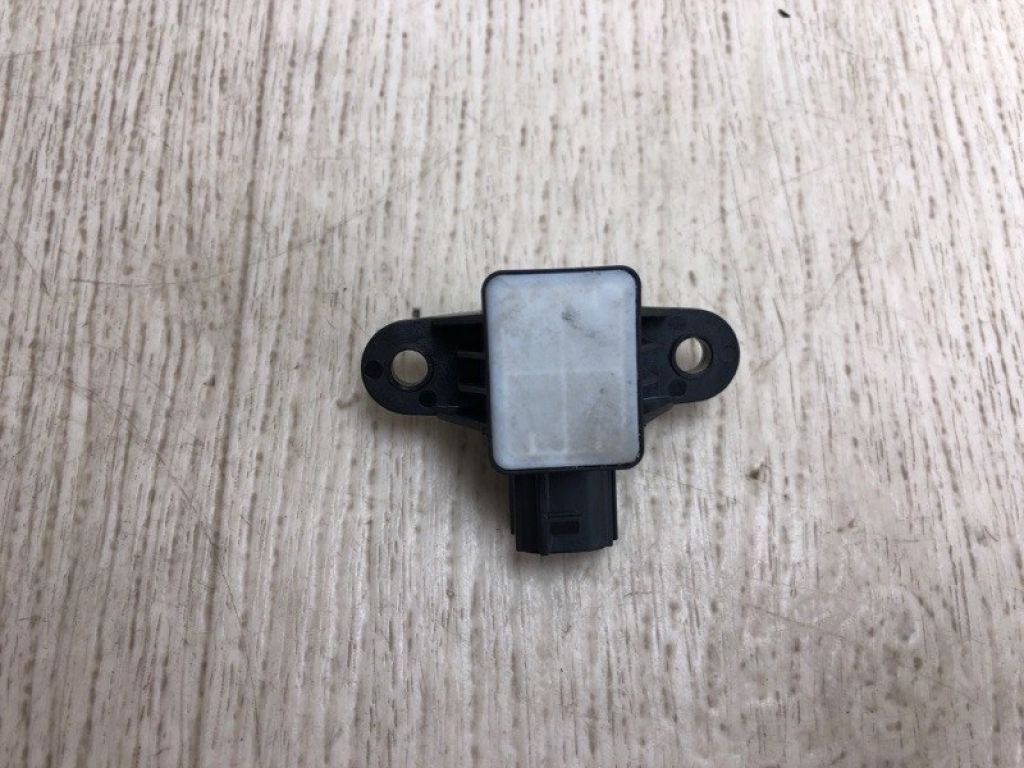 95920-F2100 | Датчик удара HYUNDAI ELANTRA AD 16-