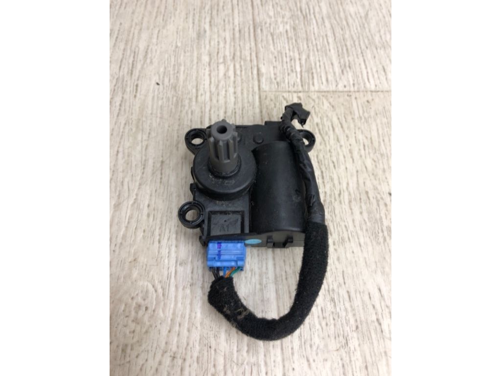 97124-F2000 | Моторчик заслінки пічки HYUNDAI ELANTRA AD 16- - Фото 3