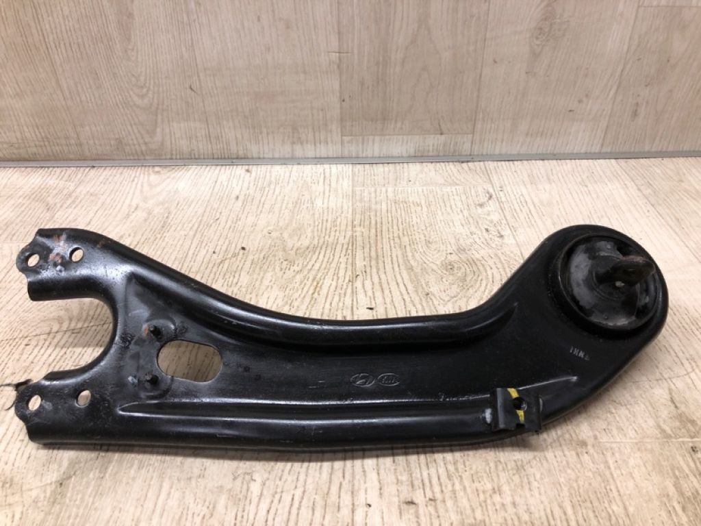 55270-3Q000 | Важіль задньої підвіски поздовжній лів. HYUNDAI SONATA YF 10-14