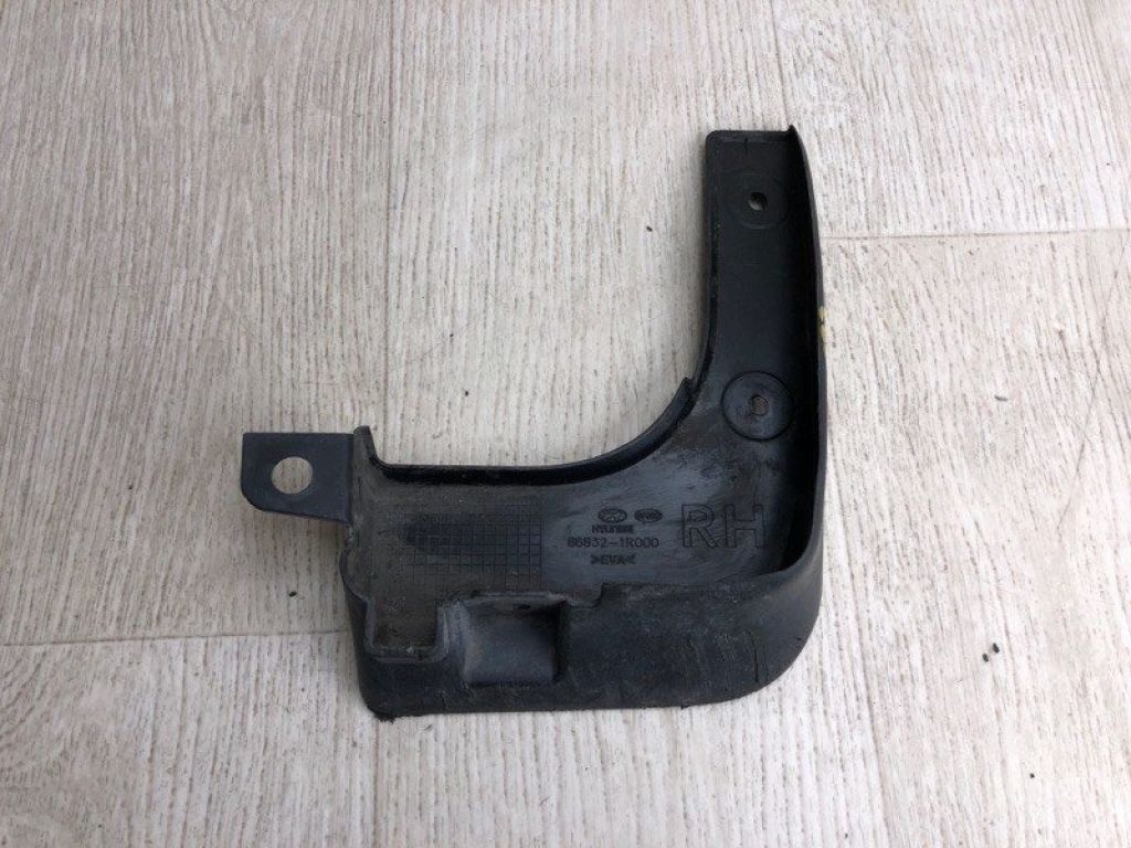 86832-1R000 | Бризговик передн. прав. HYUNDAI ACCENT RB 10-