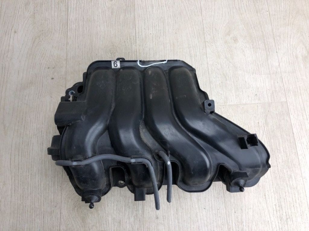 28310-2B600 | Колектор впускний HYUNDAI ACCENT RB 10-