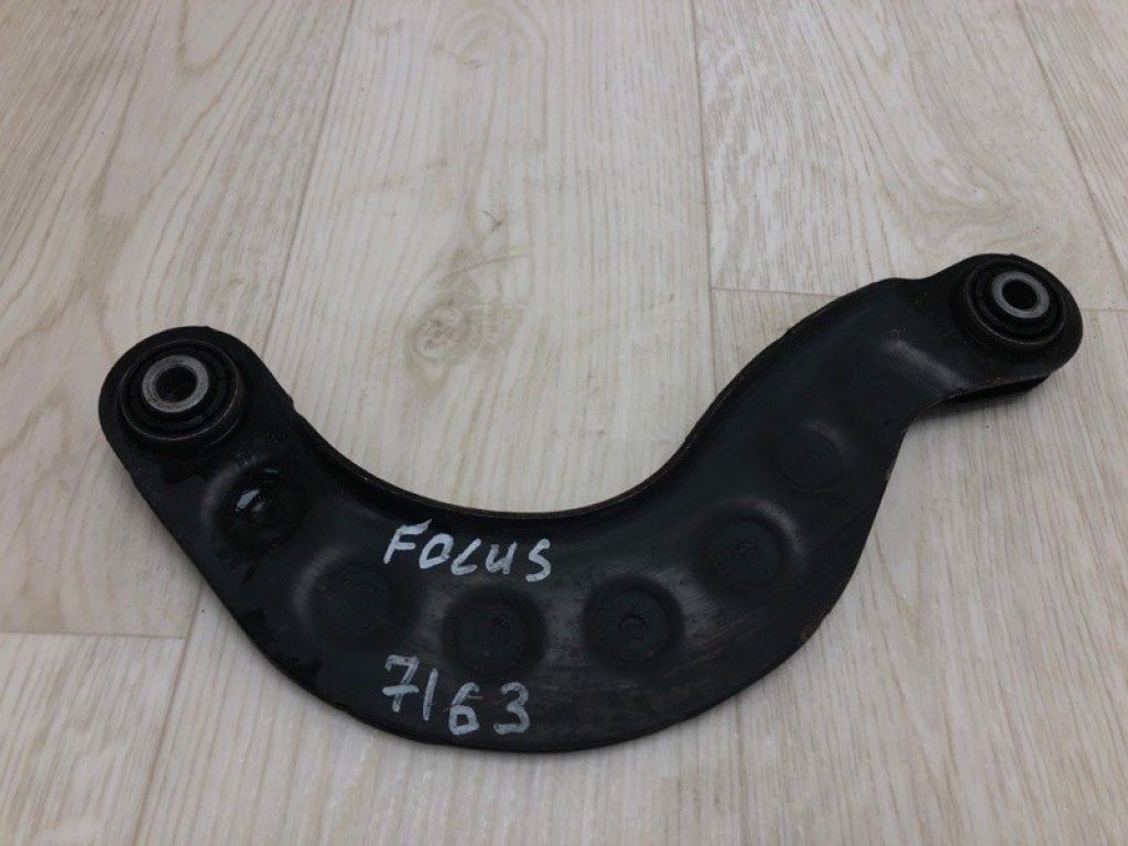 AV6Z-5500-B | Рычаг задней подвески поперечный верхний FORD FOCUS 10-18