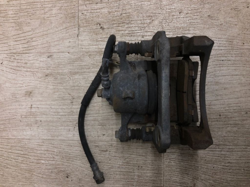 BE8Z-2B120-AA | Суппорт тормозной передн. прав. FORD FIESTA 08-17 - Фото 3