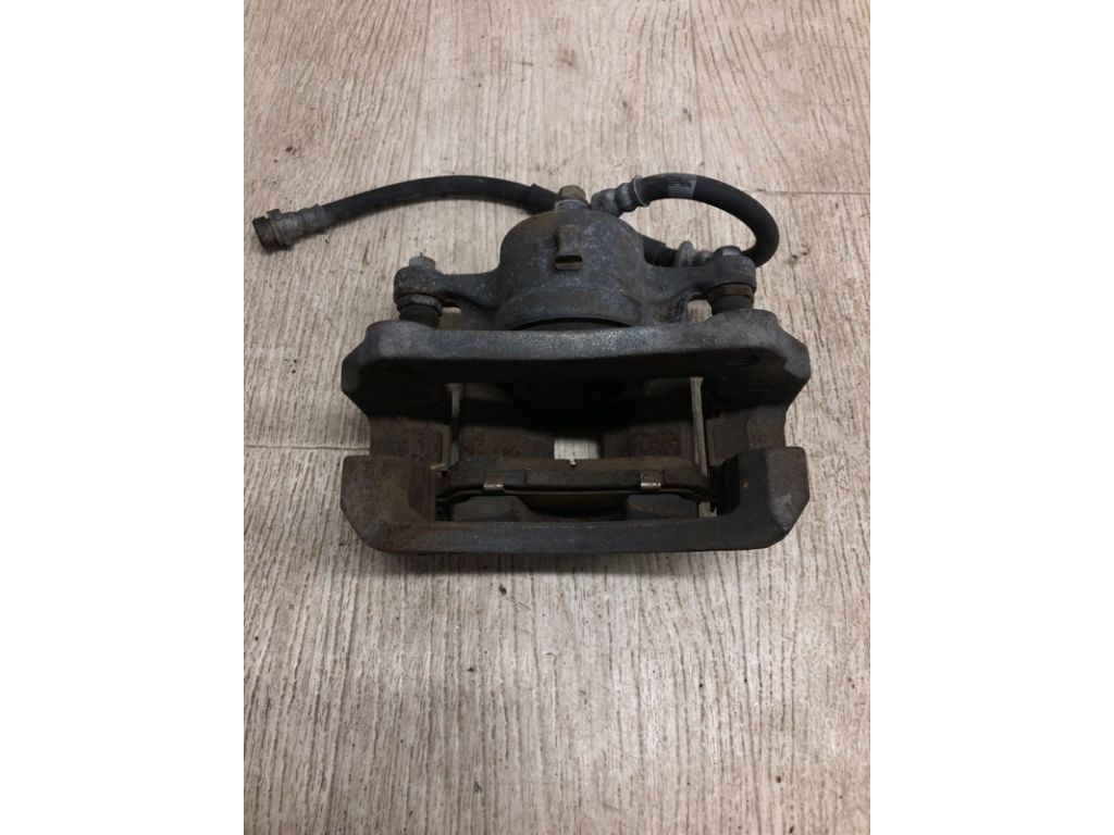 BE8Z-2B120-AA | Суппорт тормозной передн. прав. FORD FIESTA 08-17 - Фото 4