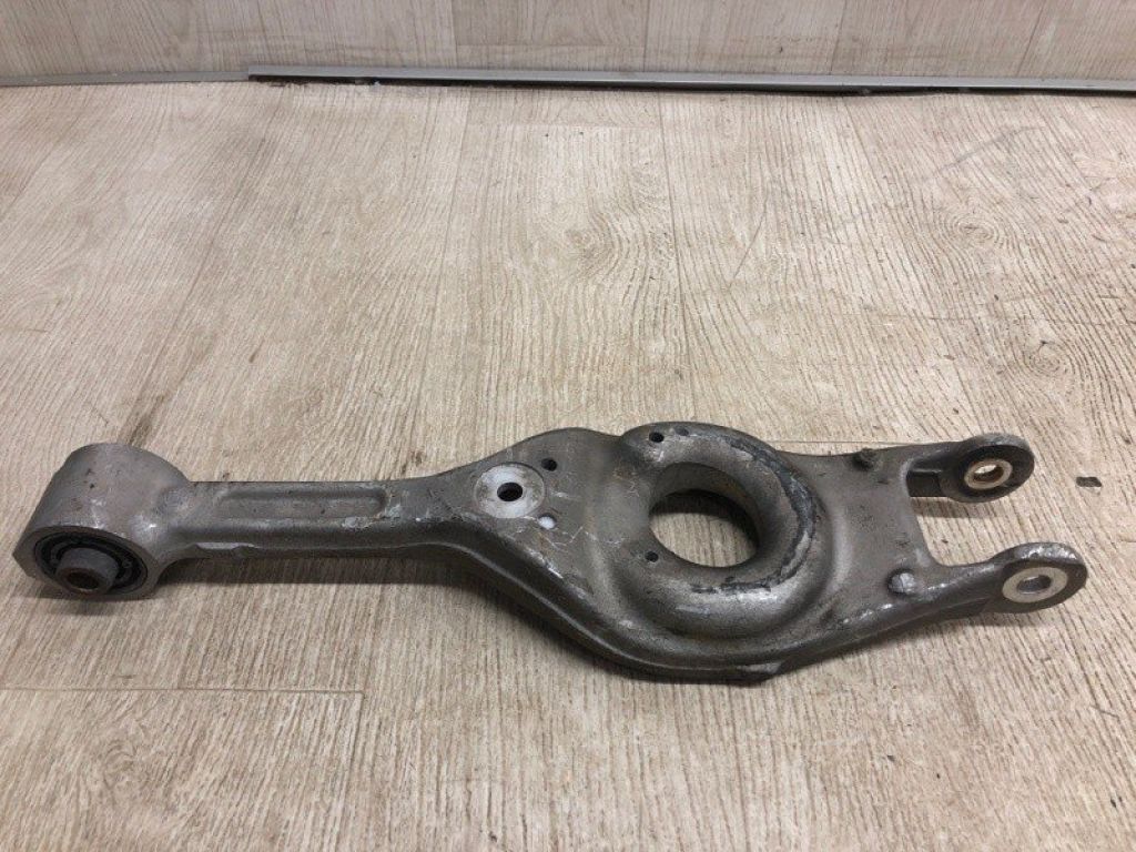 55220-3Q155 | Важіль задньої підвіски нижній поперечний прав. KIA OPTIMA TF 11-16