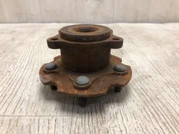 Маточина колеса задн. TOYOTA RAV4 13-19