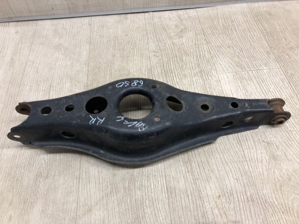 48740-42020 | Рычаг задней подвески поперечный нижний прав. TOYOTA RAV4 13-19