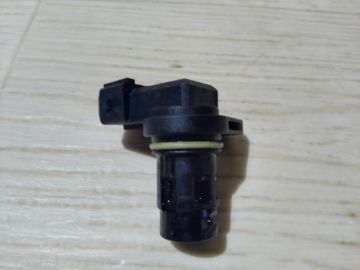 Датчик положения распредвала KIA FORTE YD 12-