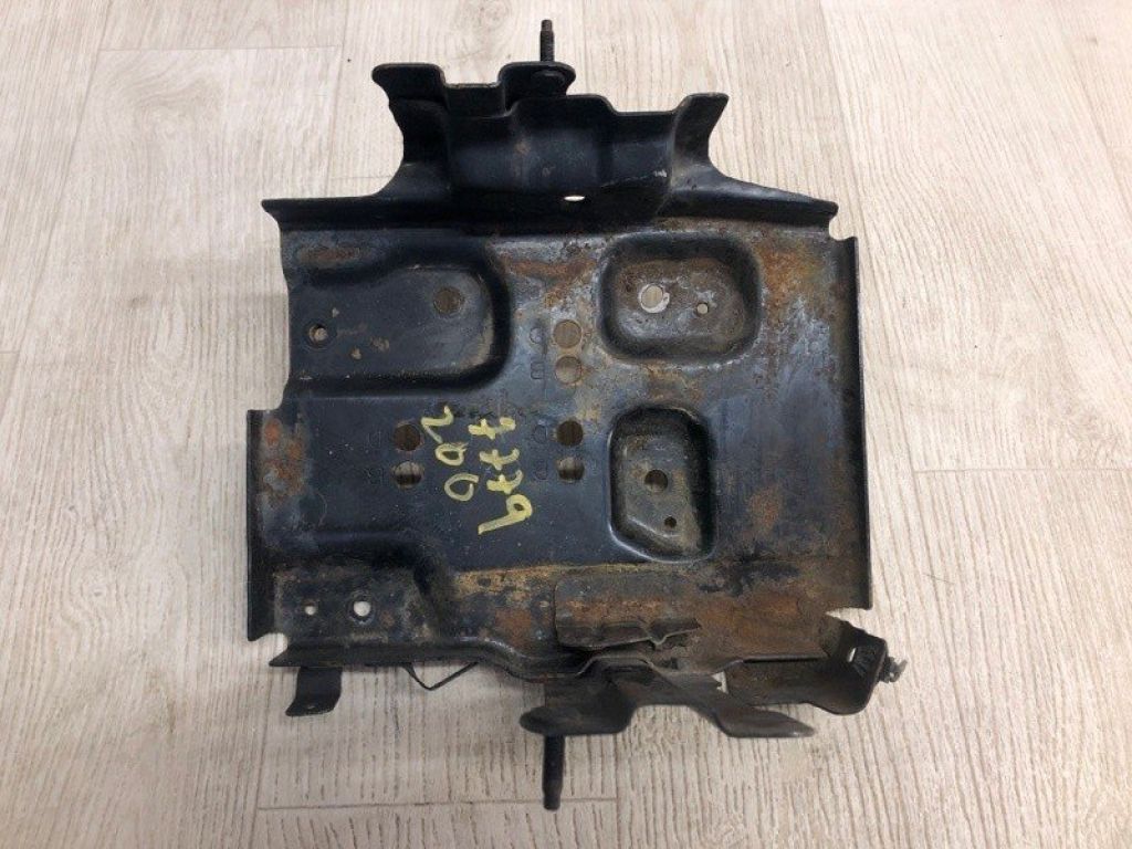 64860-JM00A | Полиця акумулятора NISSAN ROGUE 08-15