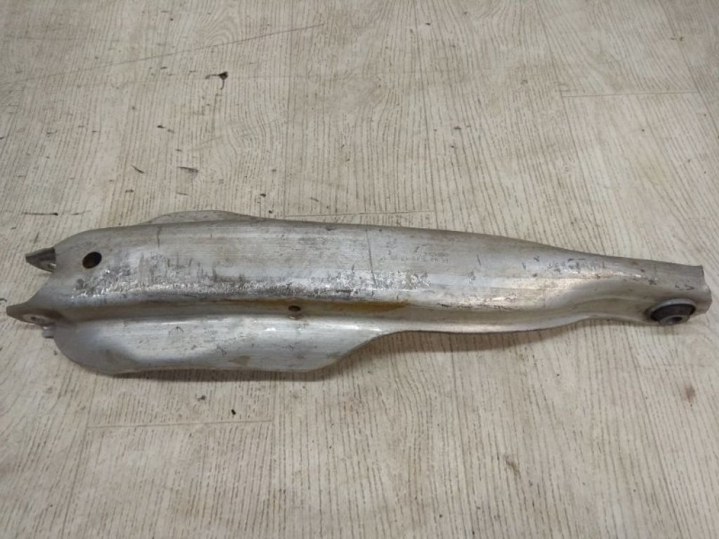 68200065AC | Важіль задньої підвіски нижній поперечний CHRYSLER 200 14-16