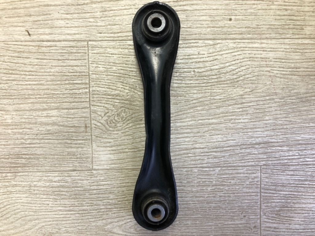 BV6Z-5500-D | Рычаг задней подвески поперечный нижний FORD FOCUS 10-18 - Фото 2