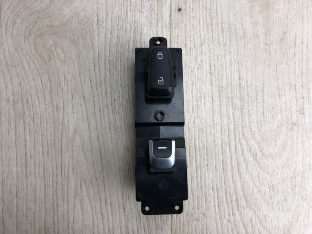 93576-D4120 | Кнопка склопідіймача передн. прав. KIA OPTIMA JF 15-20