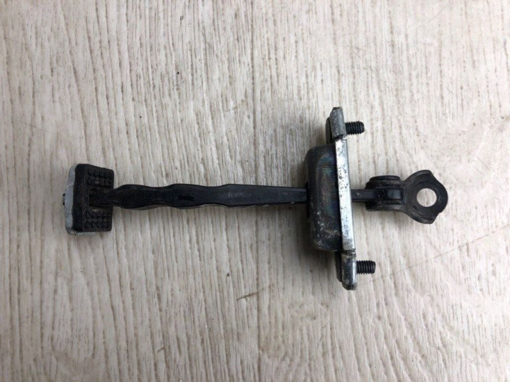 79480-D5000 | Ограничитель двери задн. лев. KIA OPTIMA JF 15-20