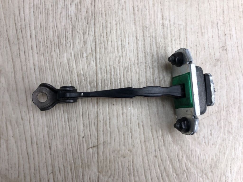 79390-D5000 | Обмежувач дверей передн. прав. KIA OPTIMA JF 15-20