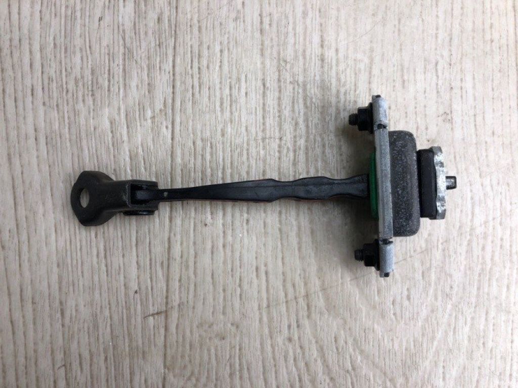 79390-D5000 | Обмежувач дверей передн. прав. KIA OPTIMA JF 15-20 - Фото 2