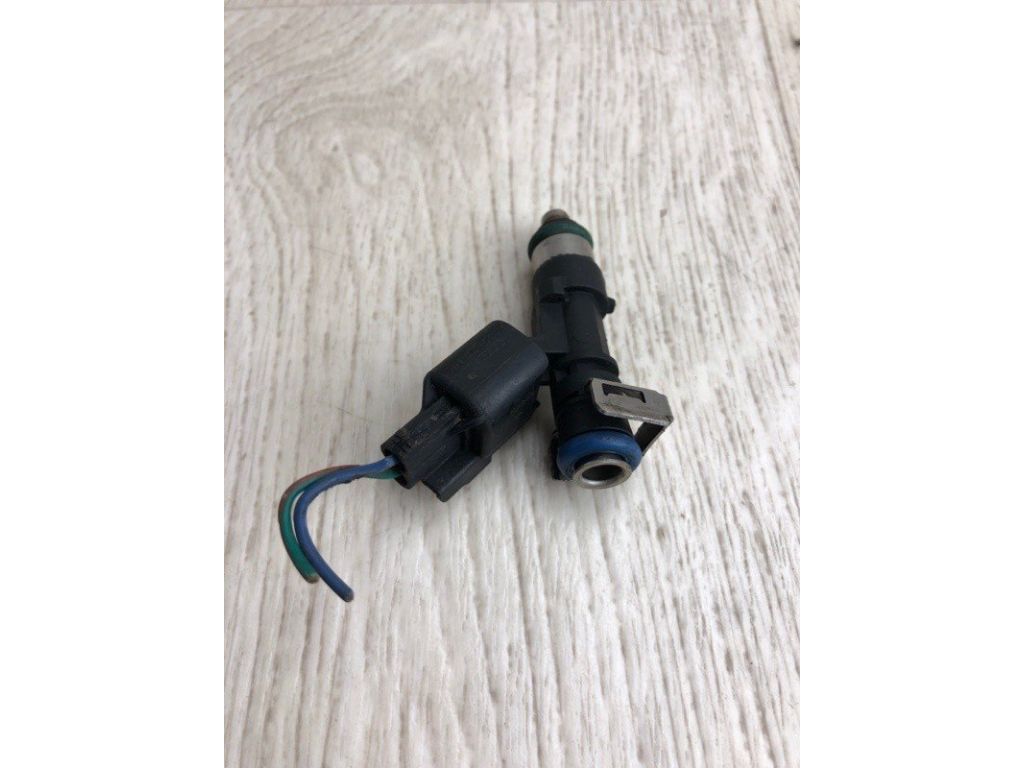 BE8Z-9F593-B | Форсунка паливна FORD FIESTA 08-17 - Фото 2