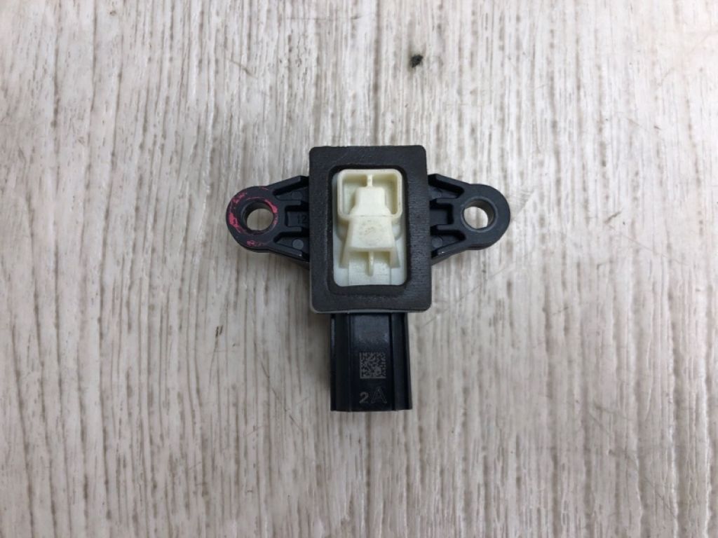 CT4Z-14B345-A | Датчик удара FORD FIESTA 08-17 - Фото 3