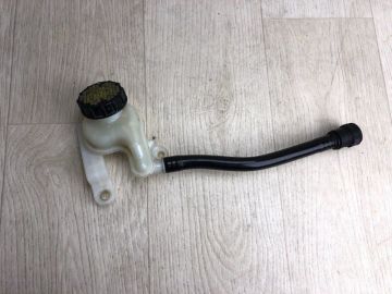 Бачок главного тормозного цилиндра FORD FIESTA 08-17