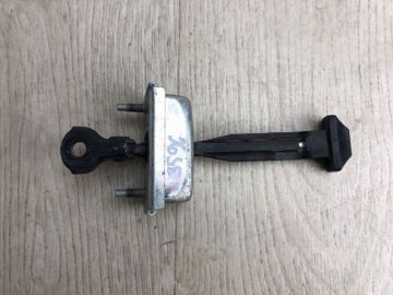Обмежувач дверей задн. FORD FIESTA 08-17