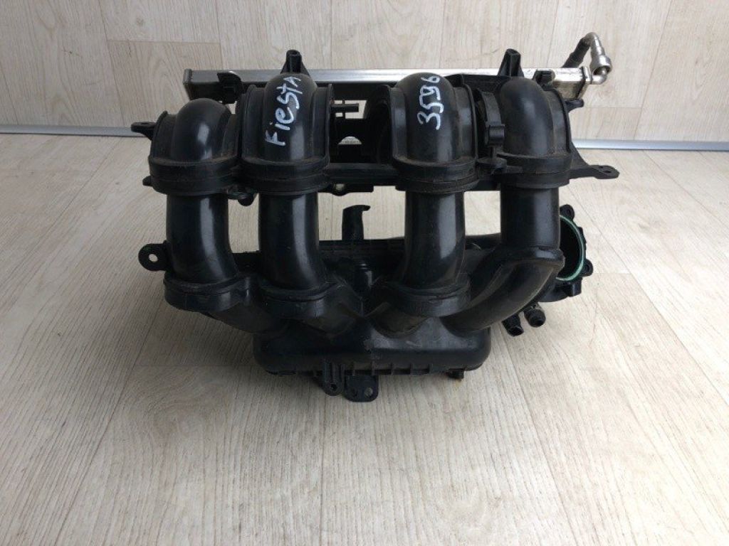 BE8Z-9424-A | Коллектор впускной FORD FIESTA 08-17 - Фото 2