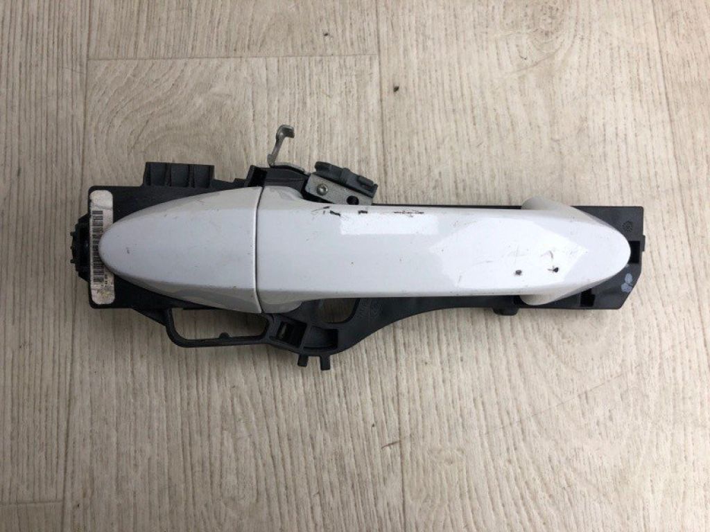 BE8Z-5426684-D | Ручка двері зовнішня задн. прав. FORD FIESTA 08-17