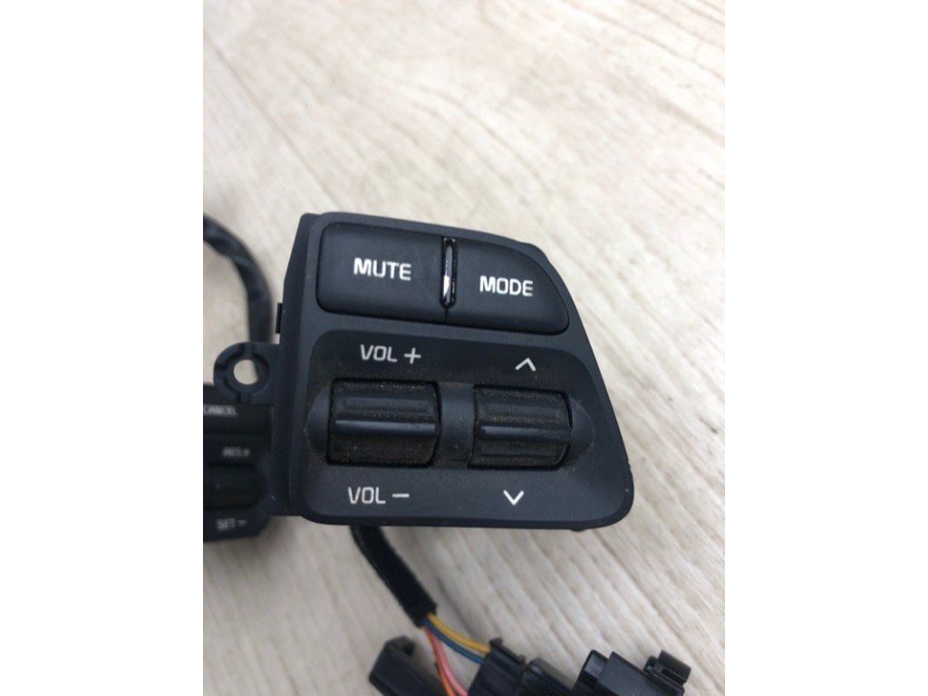 96710-A7200K3S | Кнопки руля KIA FORTE YD 12- - Фото 4