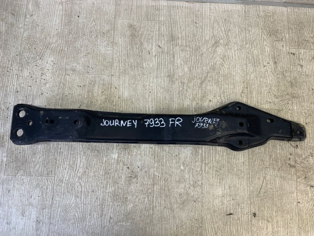 5272647AD | Балка двигателя продольная DODGE JOURNEY 08-20